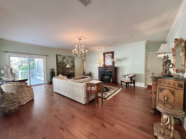 786 Symphony Way, Freeport, FL 32439