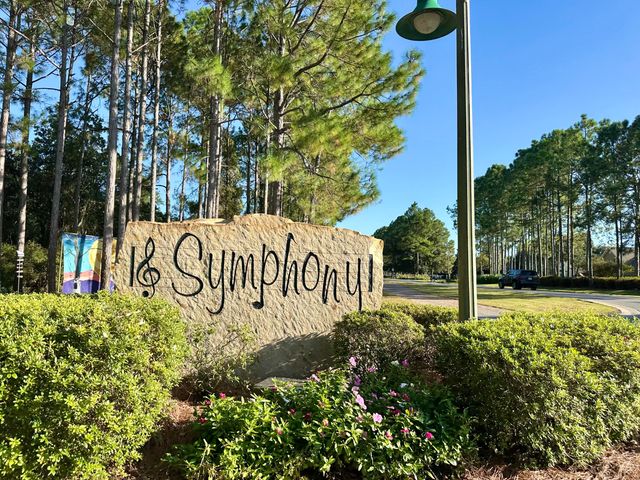 786 Symphony Way, Freeport, FL 32439