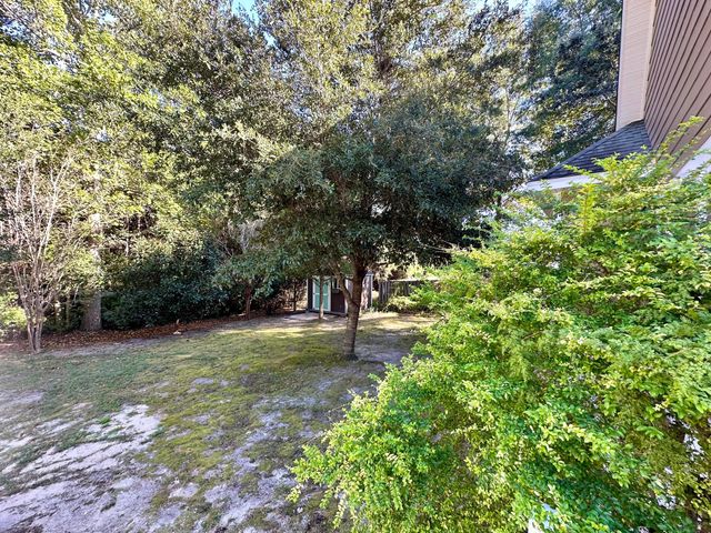 786 Symphony Way, Freeport, FL 32439