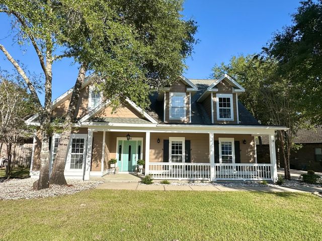 786 Symphony Way, Freeport, FL 32439