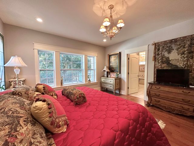 786 Symphony Way, Freeport, FL 32439