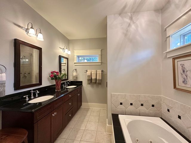 786 Symphony Way, Freeport, FL 32439