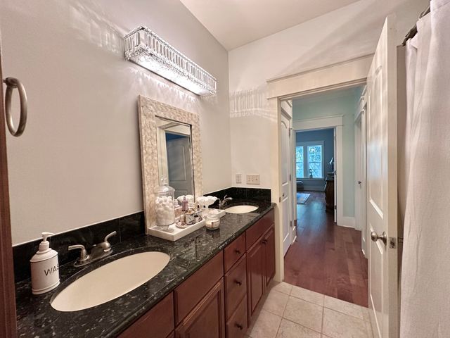 786 Symphony Way, Freeport, FL 32439