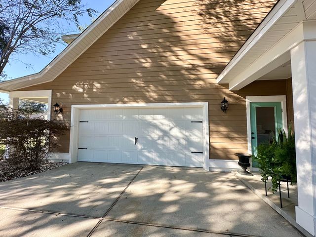 786 Symphony Way, Freeport, FL 32439