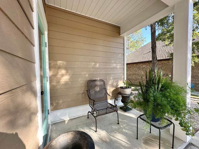 786 Symphony Way, Freeport, FL 32439