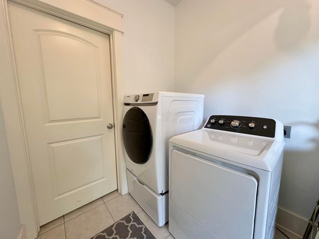 786 Symphony Way, Freeport, FL 32439