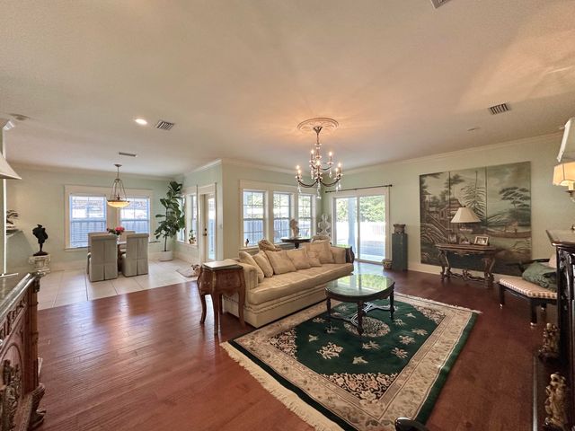 786 Symphony Way, Freeport, FL 32439