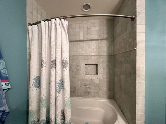 786 Symphony Way, Freeport, FL 32439