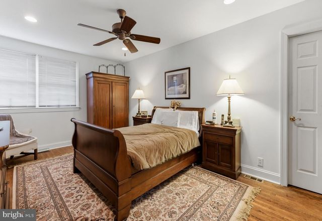 32 NORWICH DR, Sewell, NJ 08080