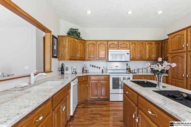 1303 Western Hills Drive, Papillion, NE 68046
