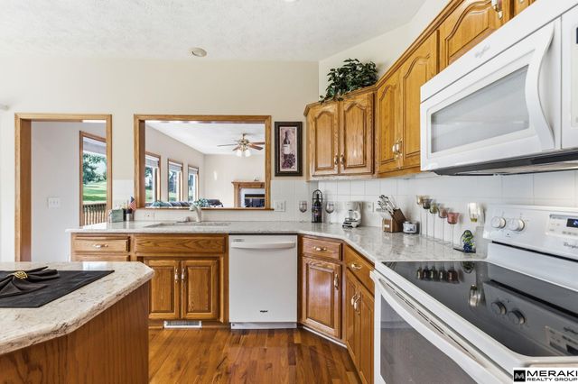 1303 Western Hills Drive, Papillion, NE 68046