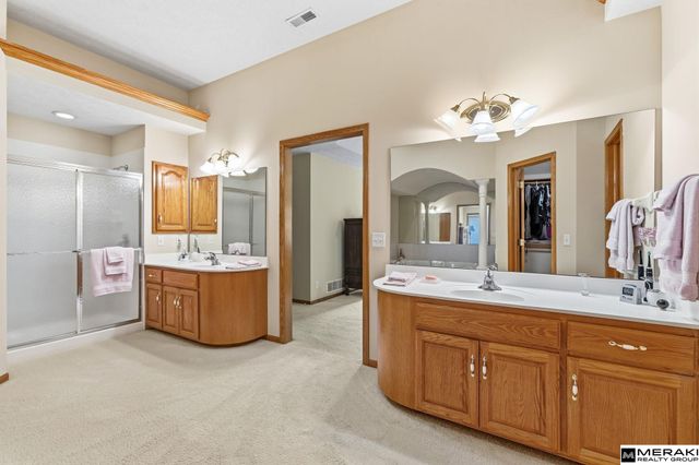 1303 Western Hills Drive, Papillion, NE 68046
