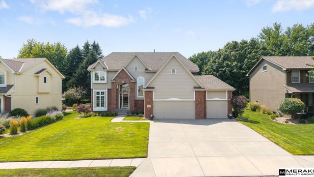 1303 Western Hills Drive, Papillion, NE 68046