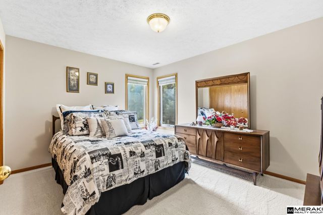 1303 Western Hills Drive, Papillion, NE 68046