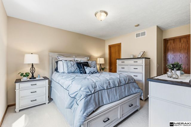 1303 Western Hills Drive, Papillion, NE 68046