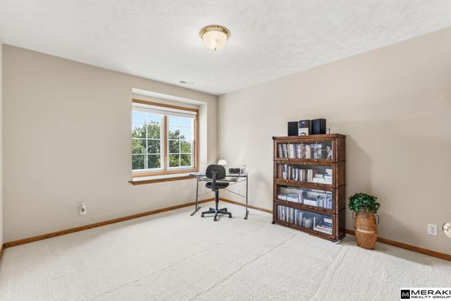 1303 Western Hills Drive, Papillion, NE 68046