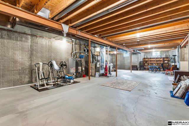 1303 Western Hills Drive, Papillion, NE 68046