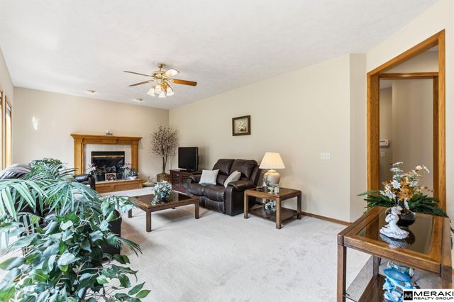 1303 Western Hills Drive, Papillion, NE 68046