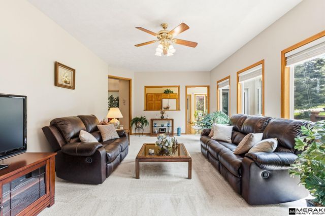 1303 Western Hills Drive, Papillion, NE 68046