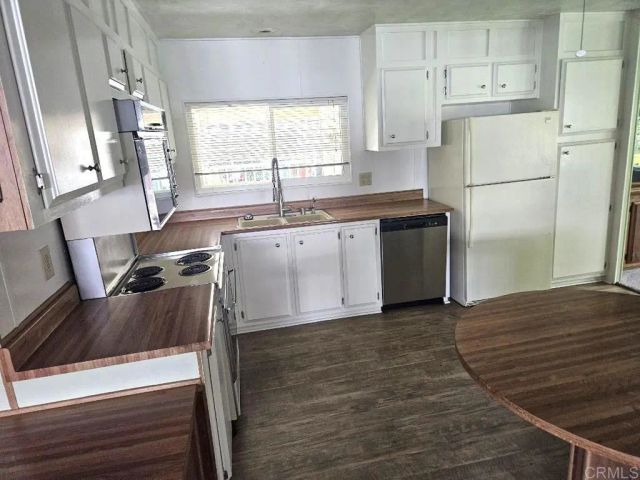 8975 Lawrence Welk Drive 424, Escondido, CA 92026