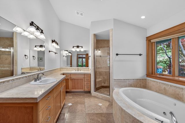 602 Ashland Street, Ashland, OR 97520