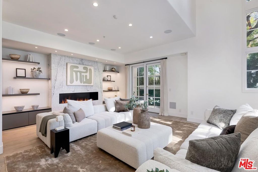 11500 San Vicente Boulevard 221, Los Angeles, CA 90049 — photo 3