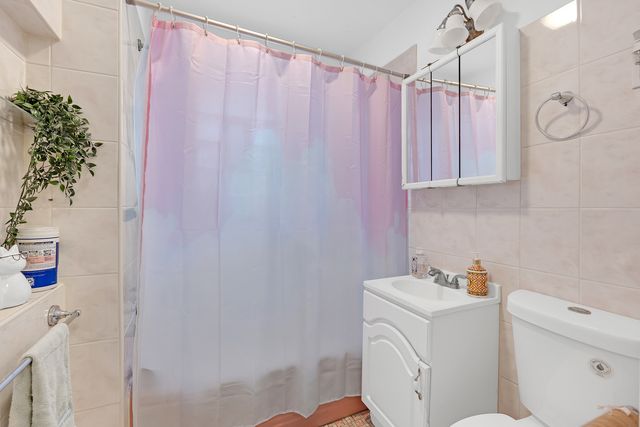 3923 N Newcastle Avenue, Chicago, IL 60634
