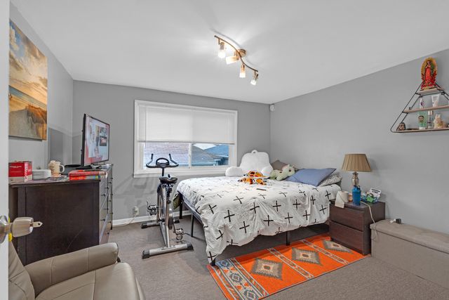3923 N Newcastle Avenue, Chicago, IL 60634