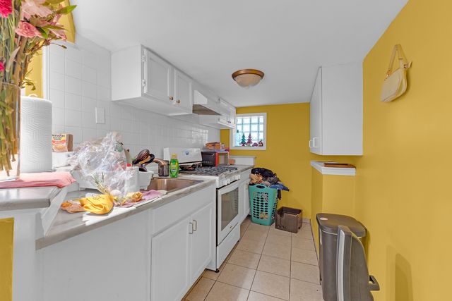 3923 N Newcastle Avenue, Chicago, IL 60634