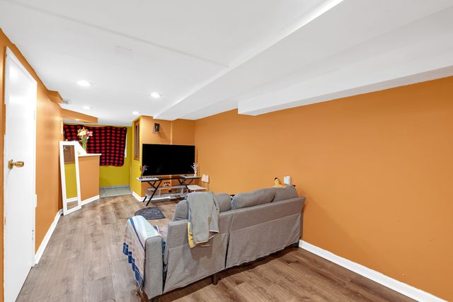 3923 N Newcastle Avenue, Chicago, IL 60634