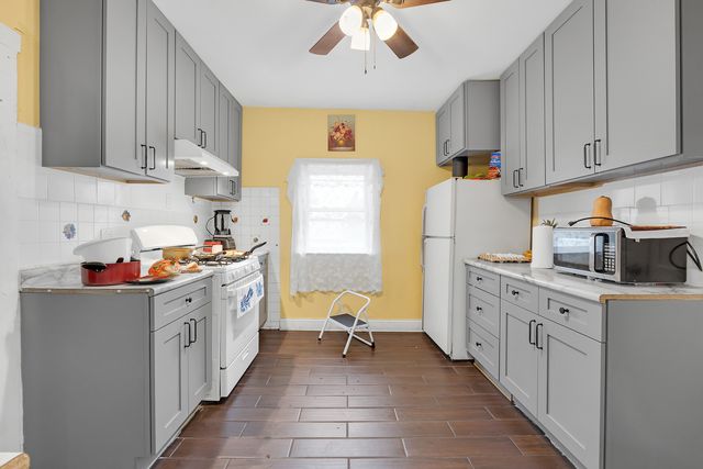 3923 N Newcastle Avenue, Chicago, IL 60634