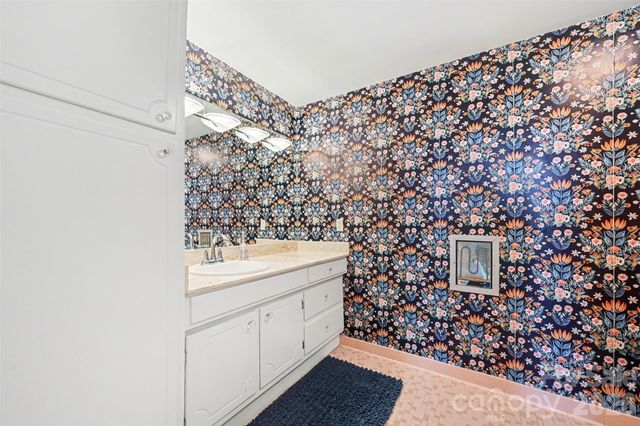 1300 Reece Road 520, Charlotte, NC 28209