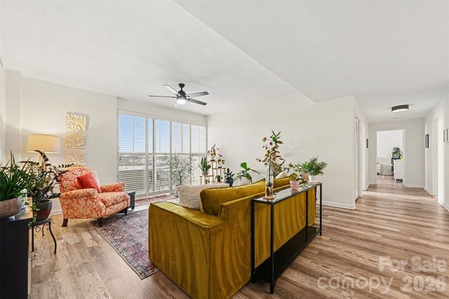 1300 Reece Road 520, Charlotte, NC 28209