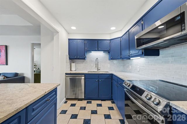 1300 Reece Road 520, Charlotte, NC 28209