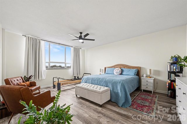 1300 Reece Road 520, Charlotte, NC 28209