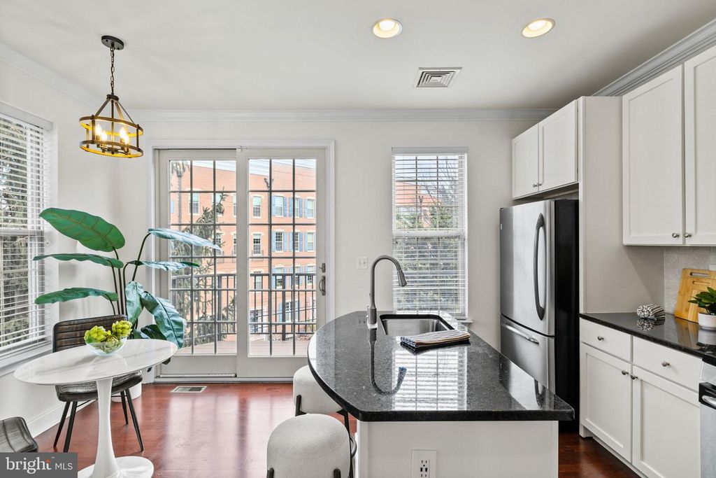 508 GOVERNORS CT, Philadelphia, PA 19146