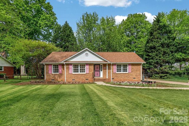 710 Twin Oaks Road, Davidson, NC 28036
