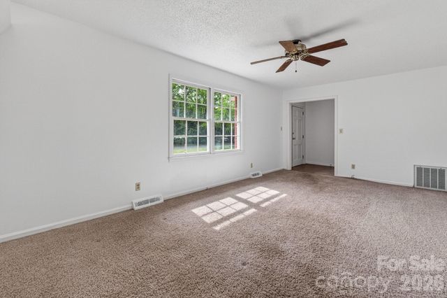 710 Twin Oaks Road, Davidson, NC 28036