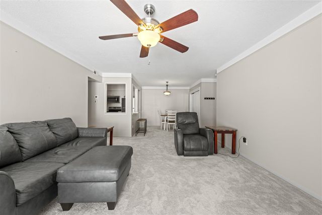 35934 Ann Arbor Trail 115, Livonia, MI 48150