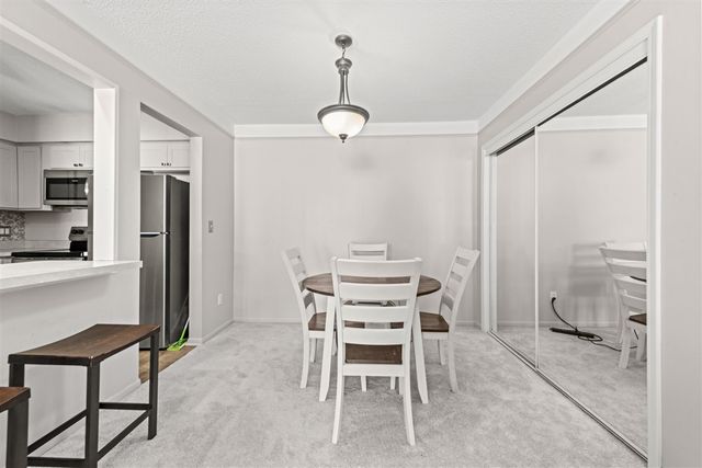 35934 Ann Arbor Trail 115, Livonia, MI 48150