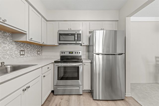 35934 Ann Arbor Trail 115, Livonia, MI 48150