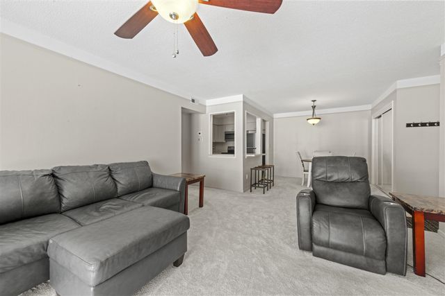 35934 Ann Arbor Trail 115, Livonia, MI 48150