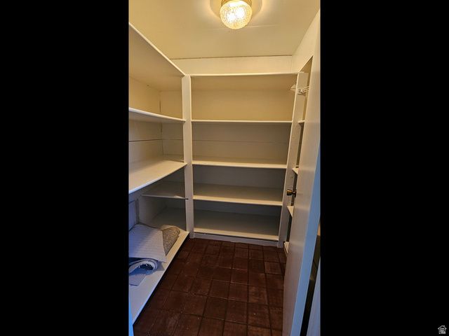 1033 E 825 N, Layton, UT 84040