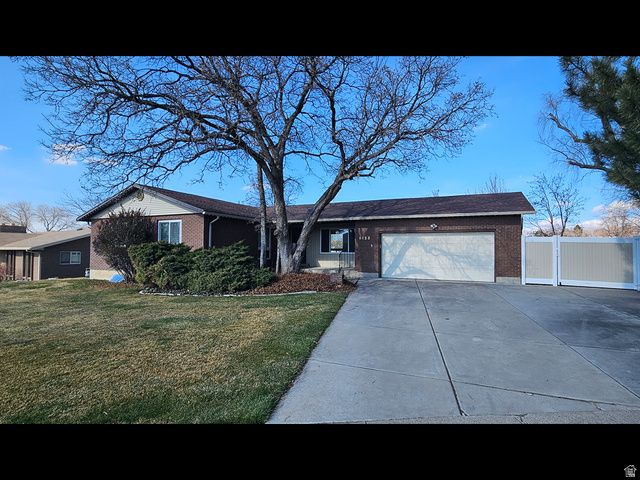 1033 E 825 N, Layton, UT 84040