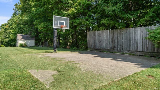 1323 Younger Road, Bedford, IN 47421