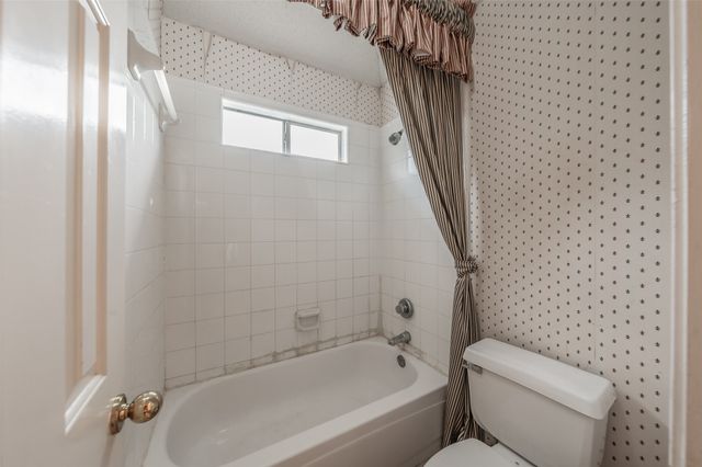 2325 Valley Falls Avenue, Mesquite, TX 75181