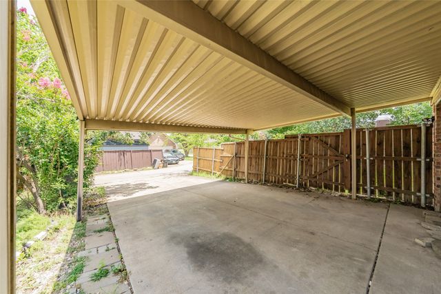 2325 Valley Falls Avenue, Mesquite, TX 75181