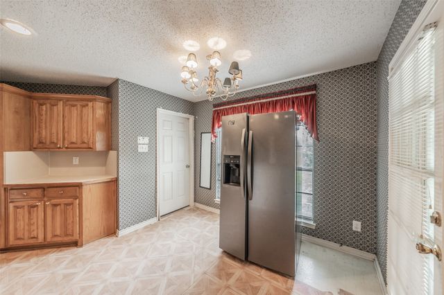2325 Valley Falls Avenue, Mesquite, TX 75181