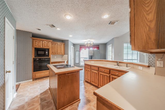 2325 Valley Falls Avenue, Mesquite, TX 75181