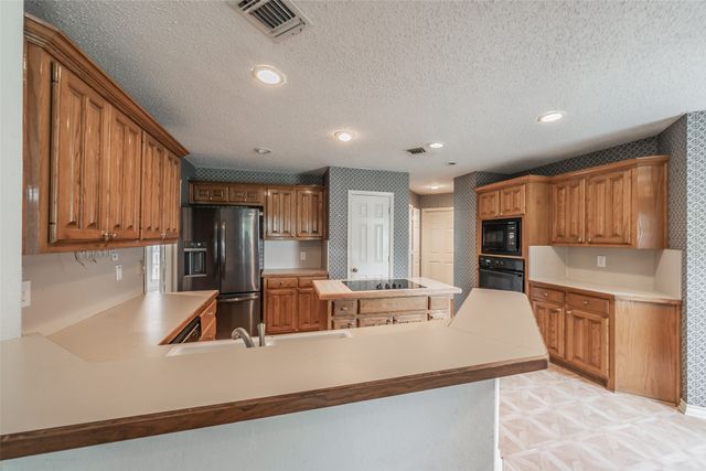 2325 Valley Falls Avenue, Mesquite, TX 75181